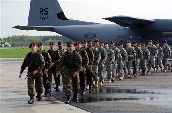 НАТО размещает войска около Калиниграда  - ảnh 1